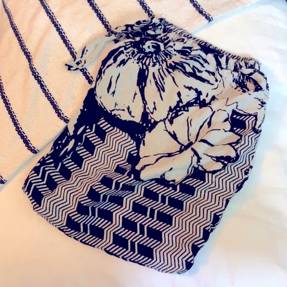 Stella & Dot Scarf “Pashmina” SOFT - Picture 3 of 4